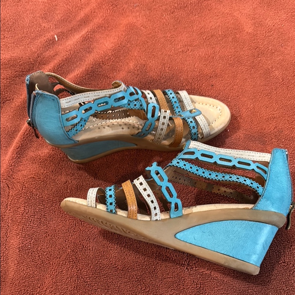 Stylish Women's Wedge Sandals - Blue and Brown New
